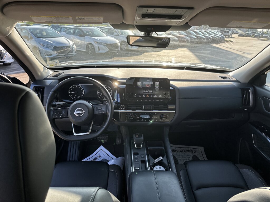Used 2023 Nissan Pathfinder SL w/ Lighting Package (N92) image 11