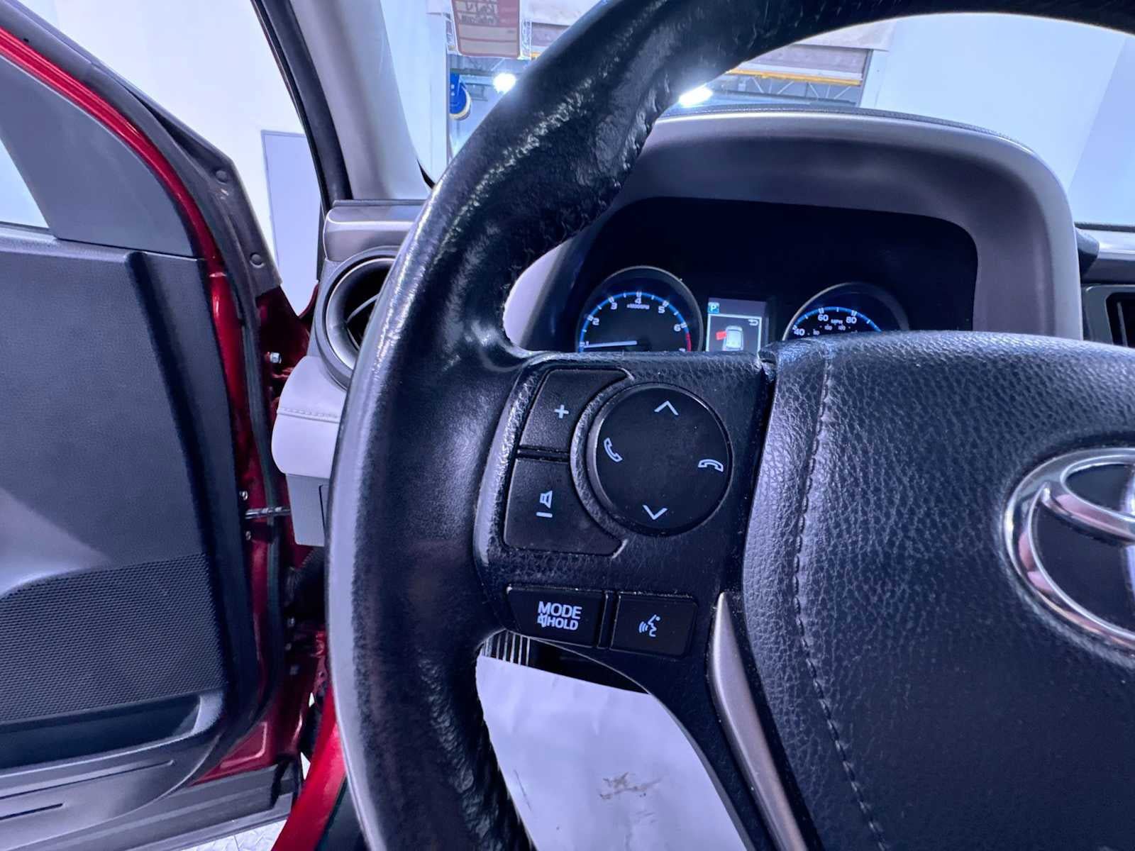 Used 2018 Toyota RAV4 XLE AWD/4WD image 20