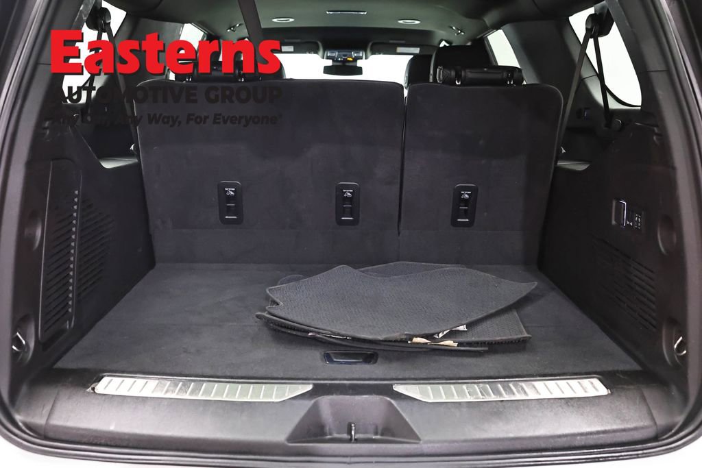 Used 2025 GMC Yukon XL Denali AWD/4WD image 9