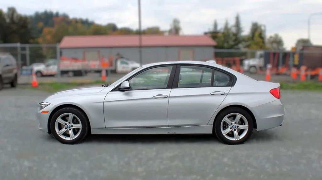 Used 2014 BMW 328i xDrive Sedan AWD/4WD image 4