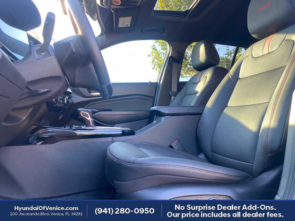 Used 2026 Chevrolet Trax RS w/ Sunroof Package FWD image 2