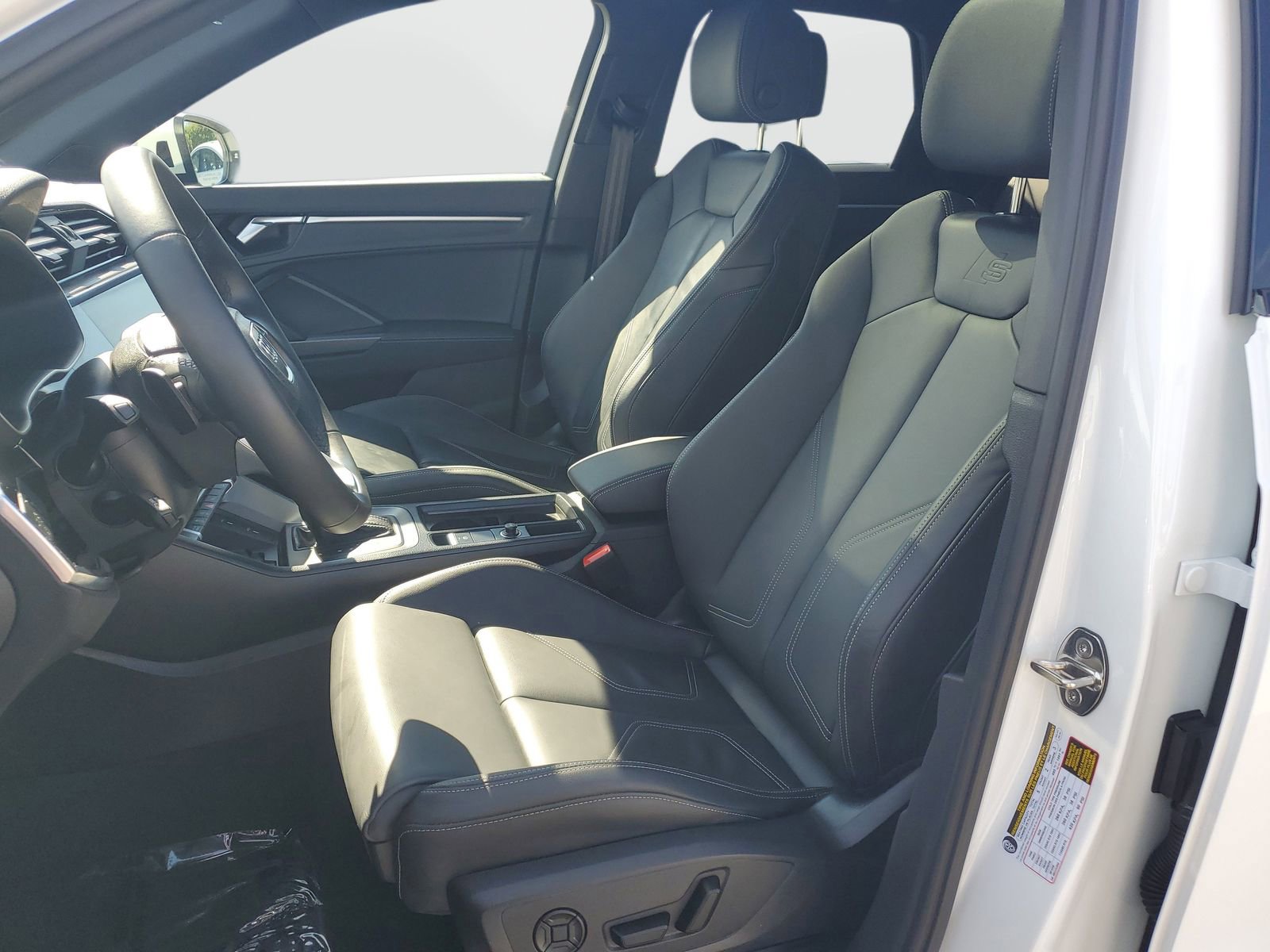 Used 2025 Audi Q3 2.0T Premium w/ Convenience Package image 19