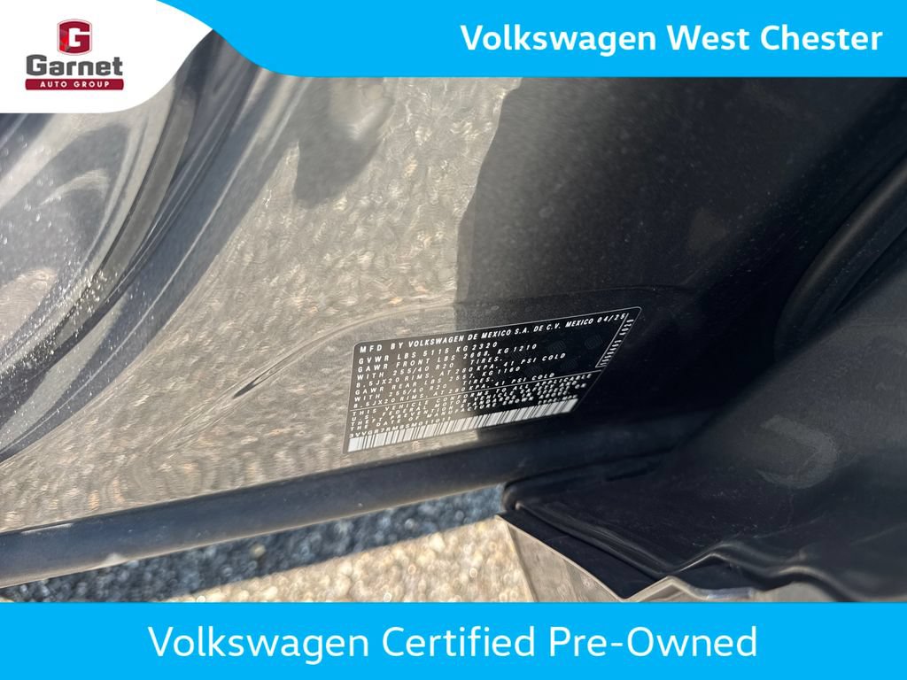 Used 2025 Volkswagen Tiguan SE R-Line AWD/4WD image 12