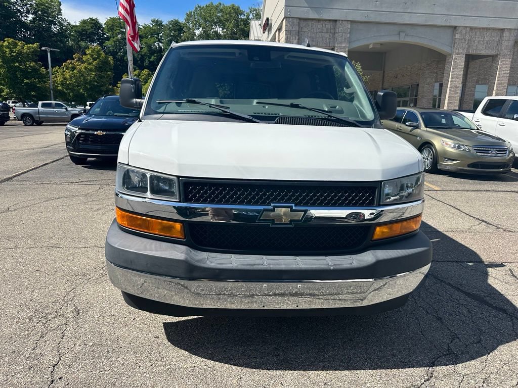 Used 2020 Chevrolet Express 3500 LT w/ LT Preferred Equipment Group RWD image 9