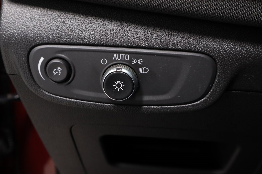 Used 2025 Chevrolet TrailBlazer LT w/ Driver Confidence Package image 27