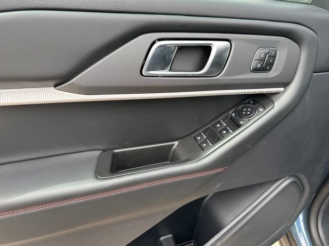 Certified 2025 Ford Explorer ST-Line w/ Premium Package AWD/4WD image 19