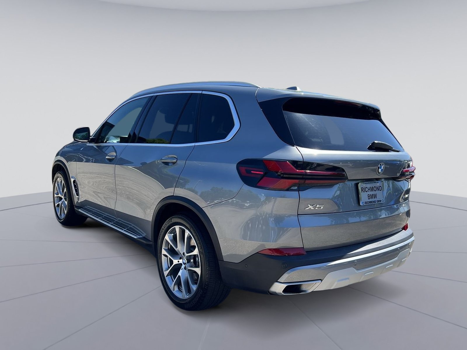 Used 2024 BMW X5 xDrive40i w/ Premium Package AWD/4WD image 7