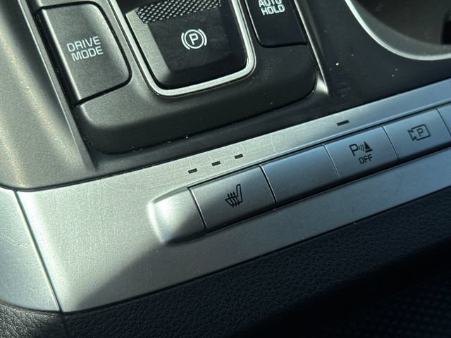 Used 2022 Kia Carnival LX FWD image 23