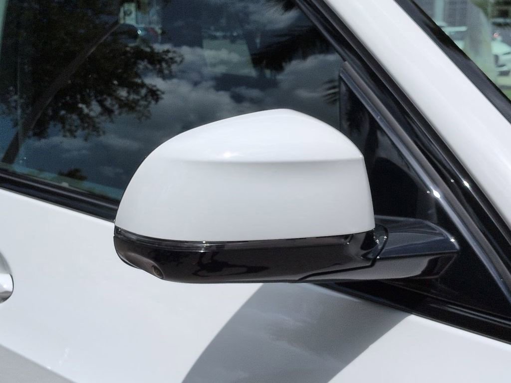 New 2026 BMW X5 xDrive40i w/ Executive Package image 12