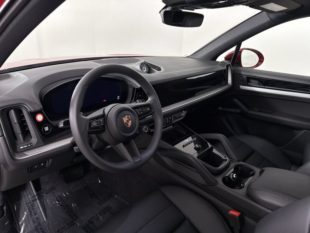 Certified 2025 Porsche Cayenne AWD/4WD image 4