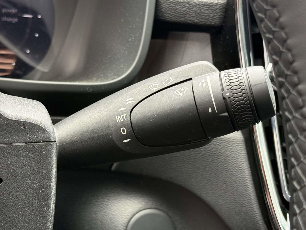 Used 2023 Volvo C40 P8 Recharge Ultimate w/ Protection Package Premier image 28