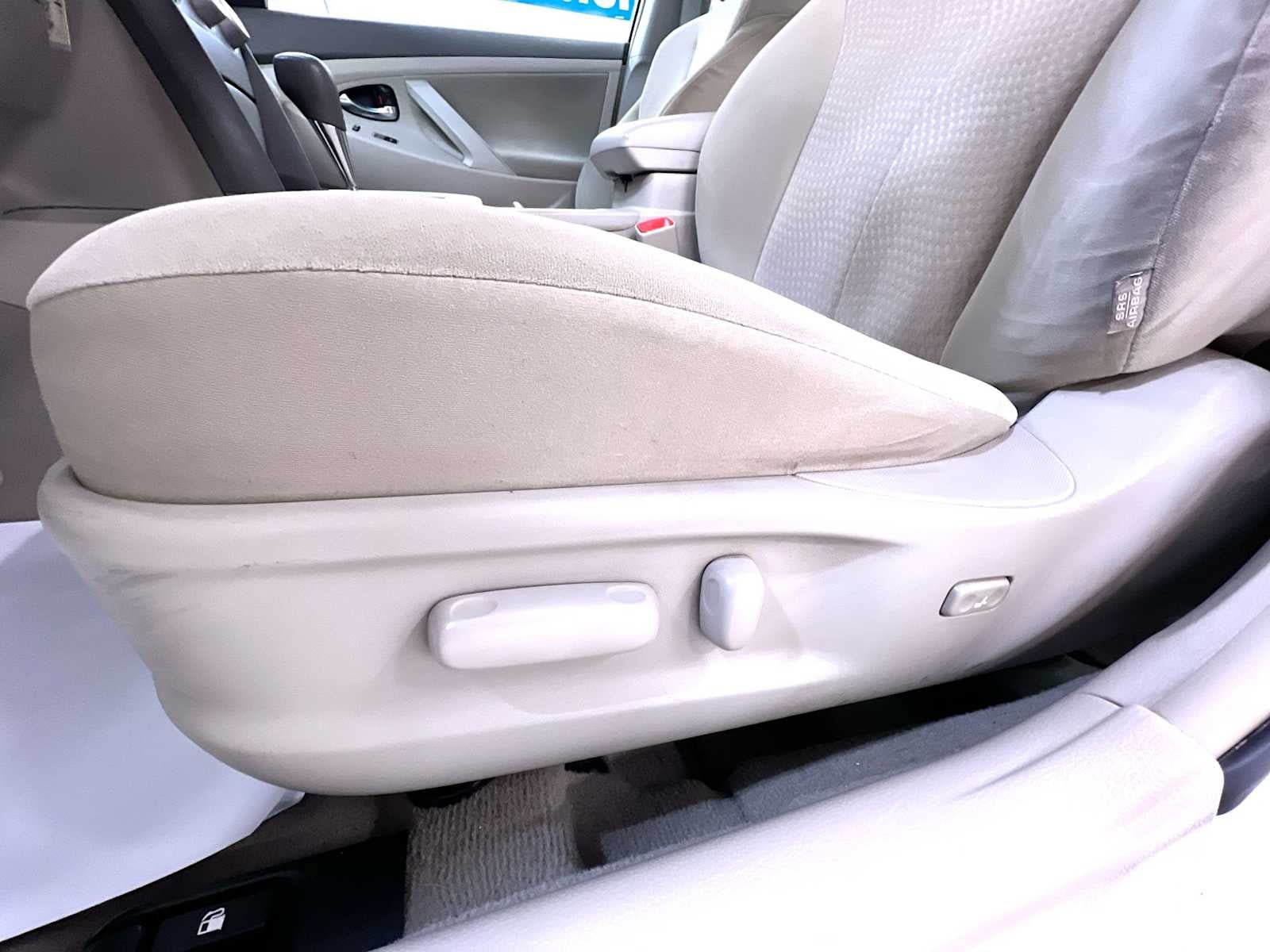 Used 2011 Toyota Camry LE w/ LE Extra-Value Pkg FWD image 13