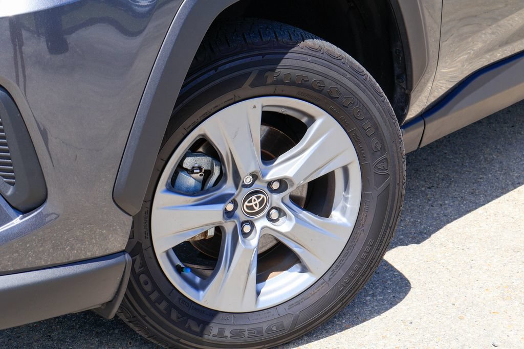 Used 2025 Toyota RAV4 XLE AWD/4WD image 28