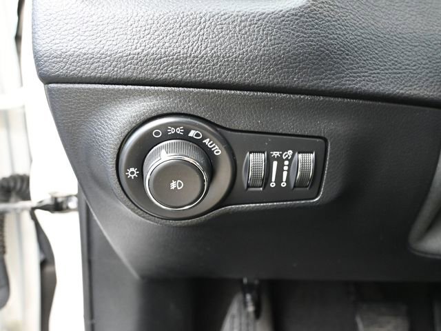 Used 2021 Jeep Compass Limited AWD/4WD image 30