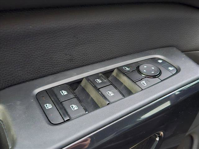 Used 2025 Nissan Pathfinder SV FWD image 8