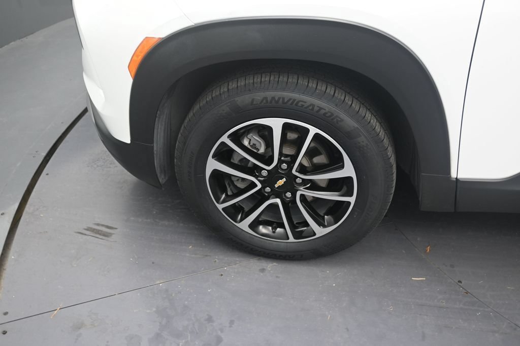 Used 2025 Chevrolet TrailBlazer LT FWD image 9