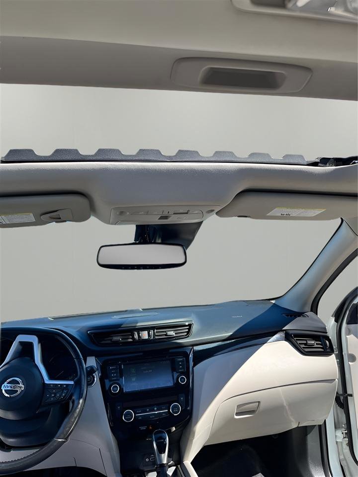 Used 2022 Nissan Rogue Sport SL w/ Premium Package image 19
