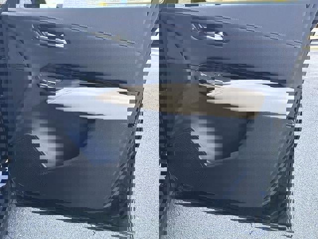 Used 2024 Cadillac XT4 Luxury w/ Cold Weather Package image 15