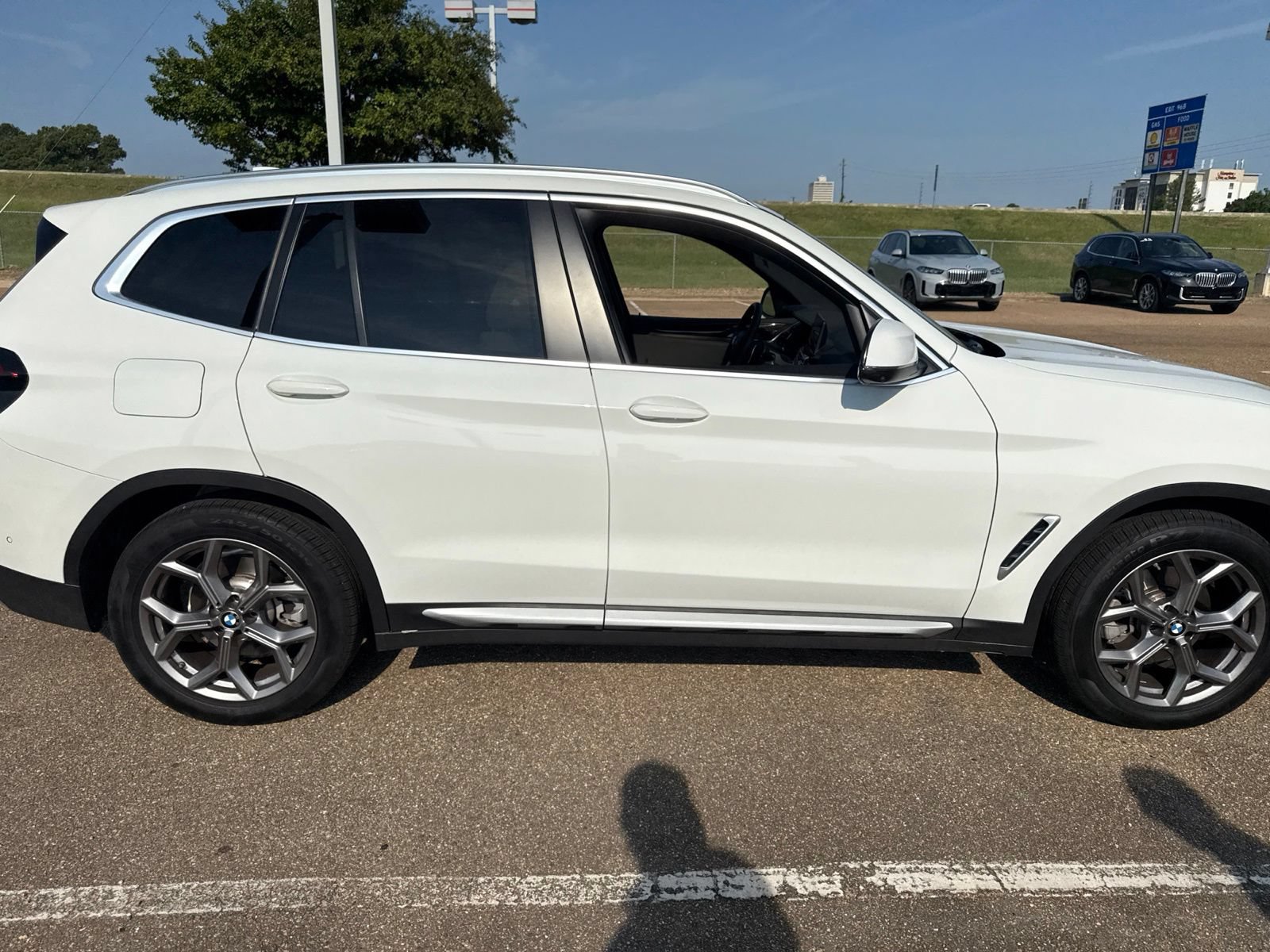 Certified 2023 BMW X3 xDrive30i w/ Premium Package w/ZPA AWD/4WD image 4