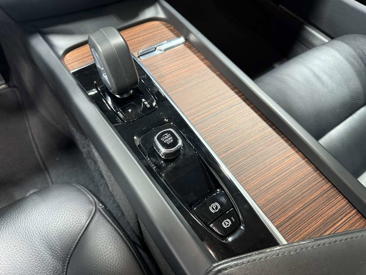 Used 2024 Volvo S60 B5 Plus image 12