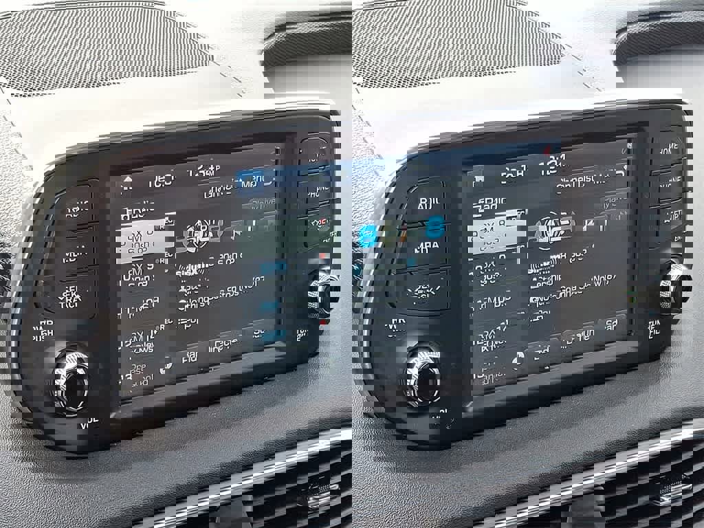 Used 2020 Hyundai Santa Fe SEL w/ Convenience + Premium Package image 17