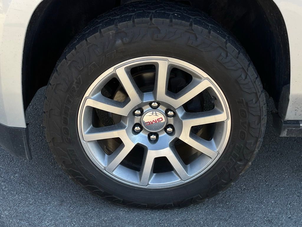 Used 2020 GMC Yukon Denali image 32