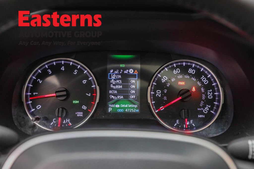 Used 2021 Toyota RAV4 XLE w/ Convenience Package image 18