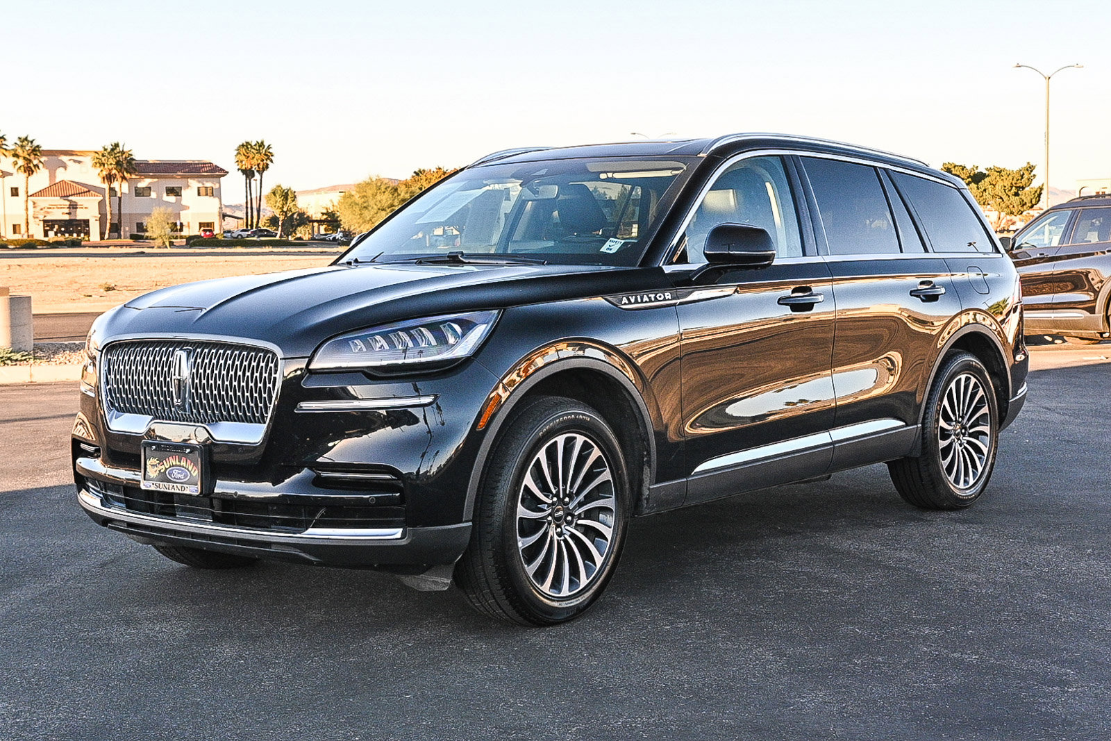 Used 2023 Lincoln Aviator Reserve w/ Elements Package Plus image 3