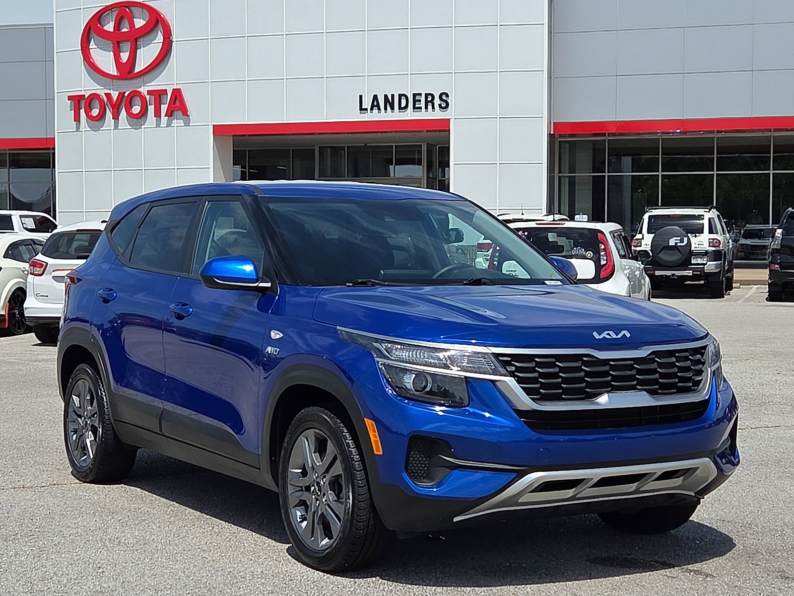 Used 2023 Kia Seltos LX