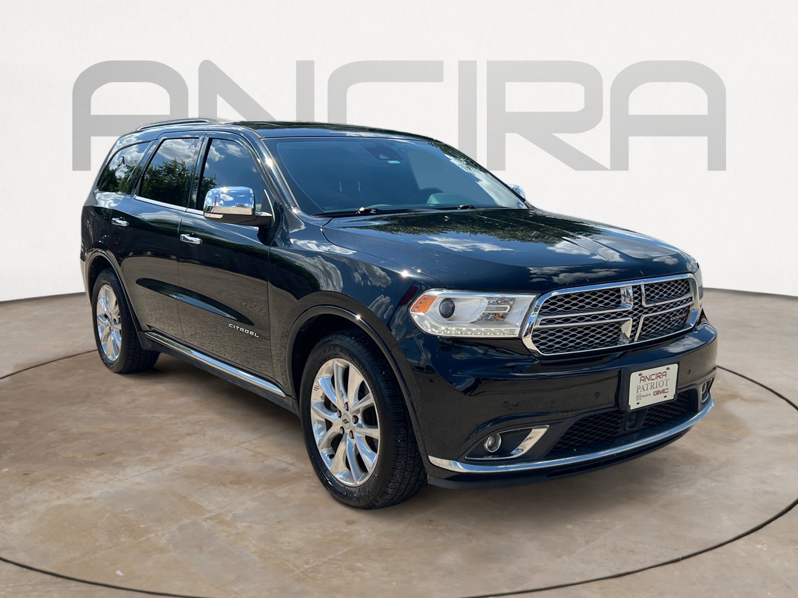 Used 2020 Dodge Durango Citadel w/ Technology Group RWD image 4