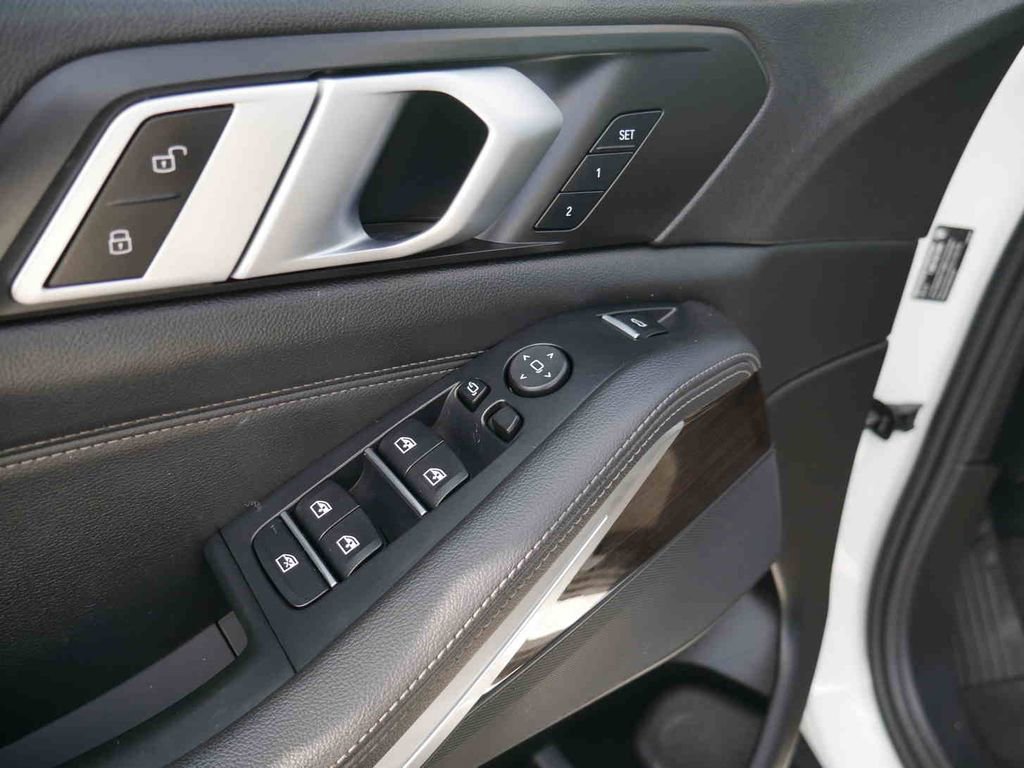 Used 2019 BMW X5 xDrive40i w/ Convenience Package image 27