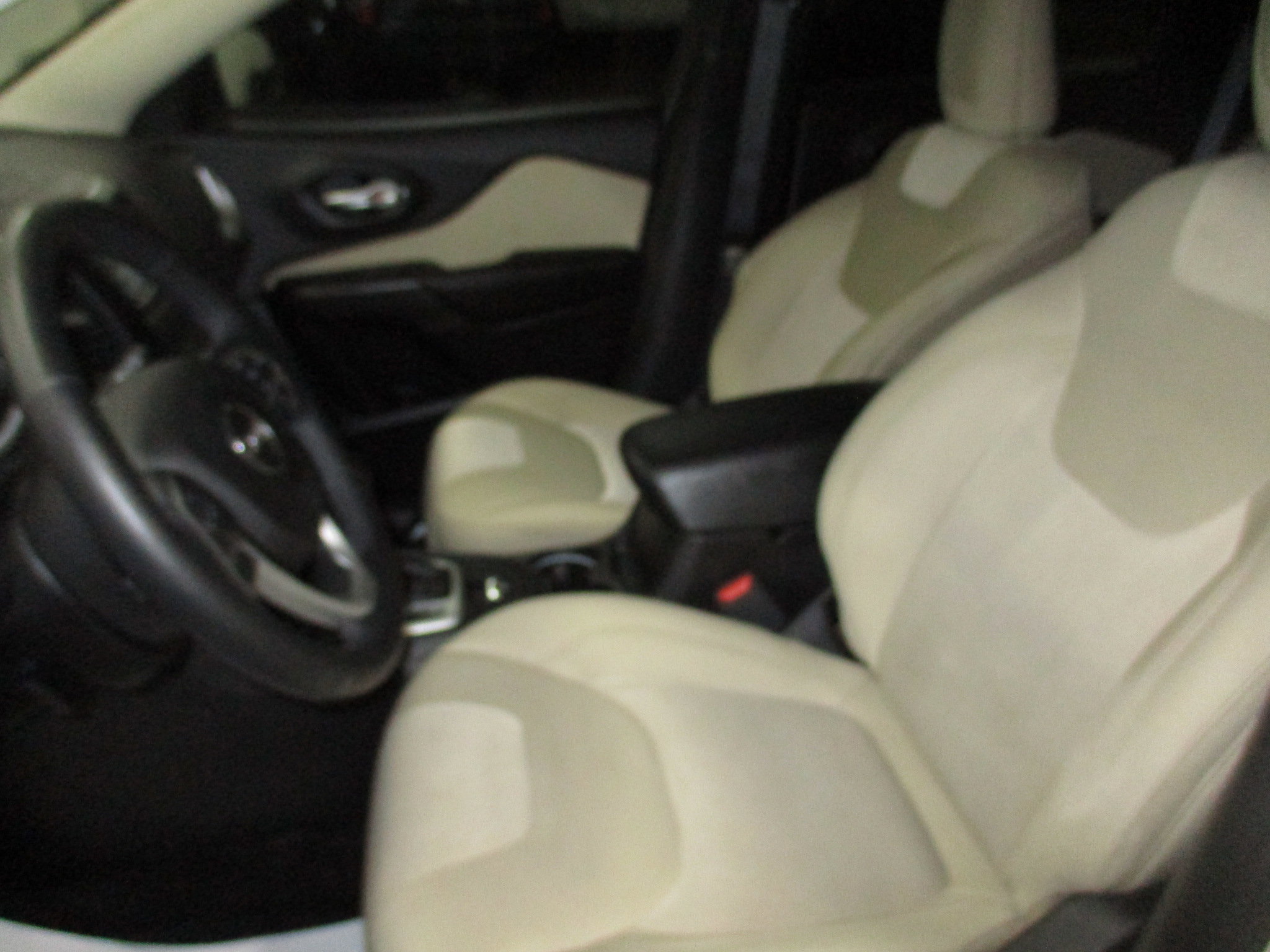 Used 2017 Jeep Cherokee Sport w/ Cold Weather Group image 13