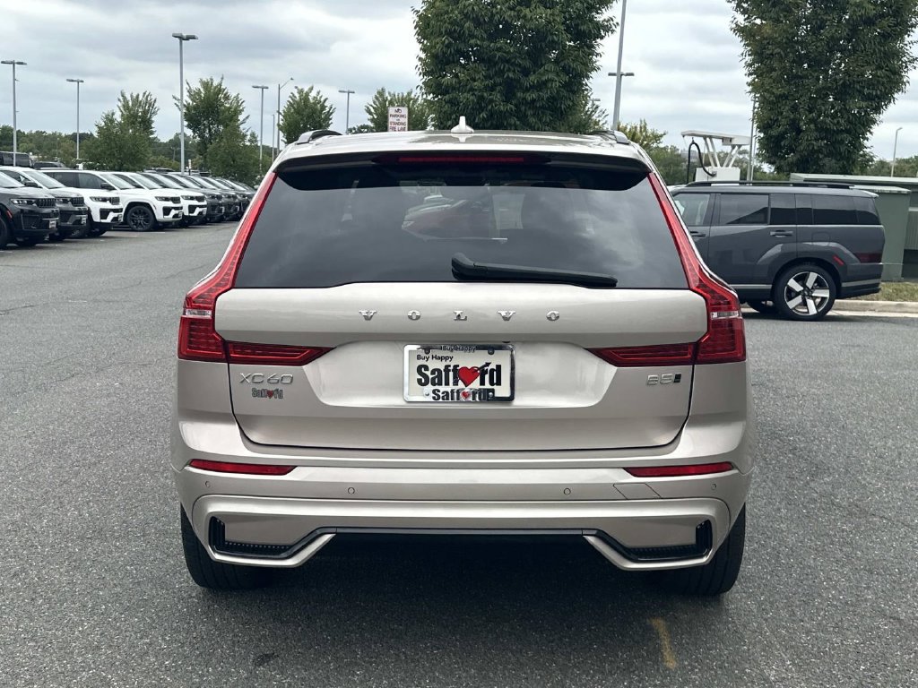 Used 2023 Volvo XC60 B5 Plus w/ Climate Package AWD/4WD image 7