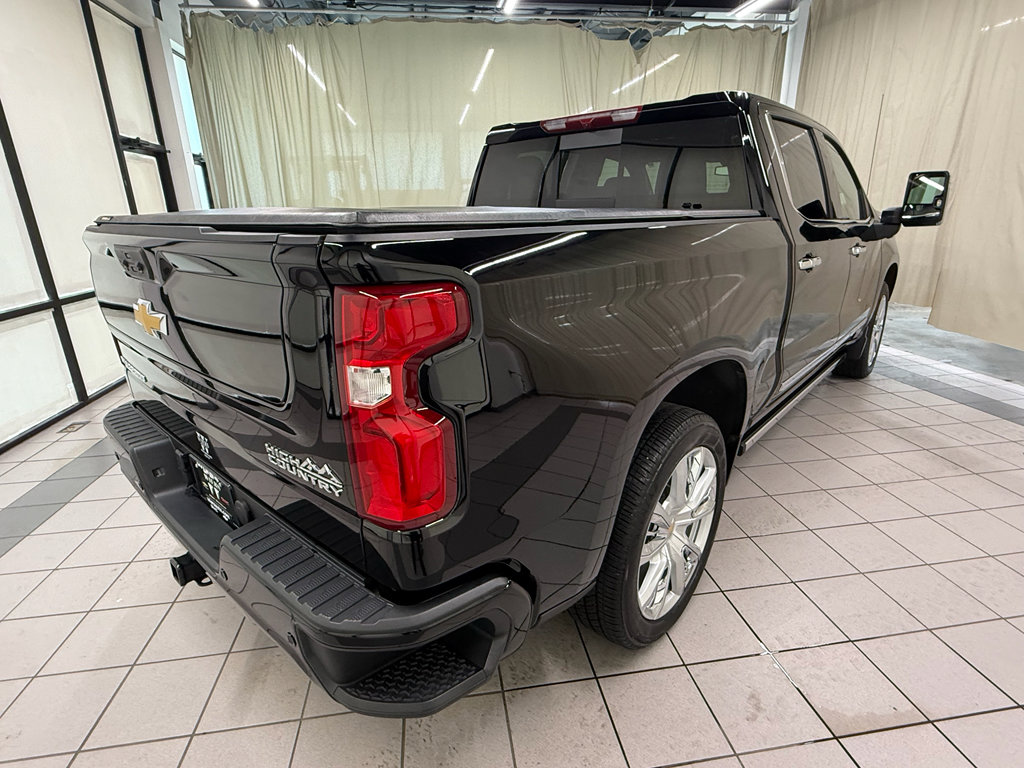 Certified 2025 Chevrolet Silverado 1500 High Country w/ High Country Premium Package AWD/4WD image 5