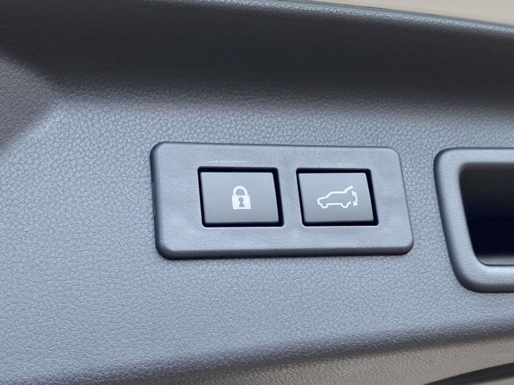 Certified 2025 Subaru Forester Premium AWD/4WD image 13