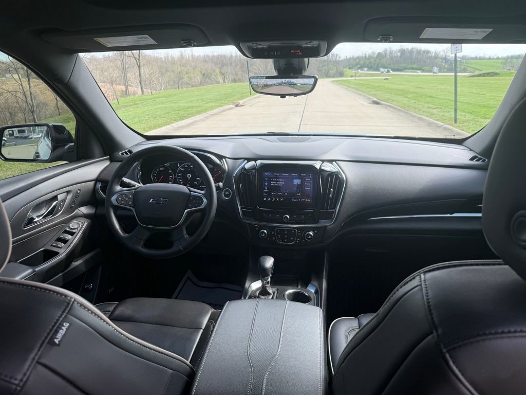 Used 2023 Chevrolet Traverse Premier w/ Redline Edition image 19