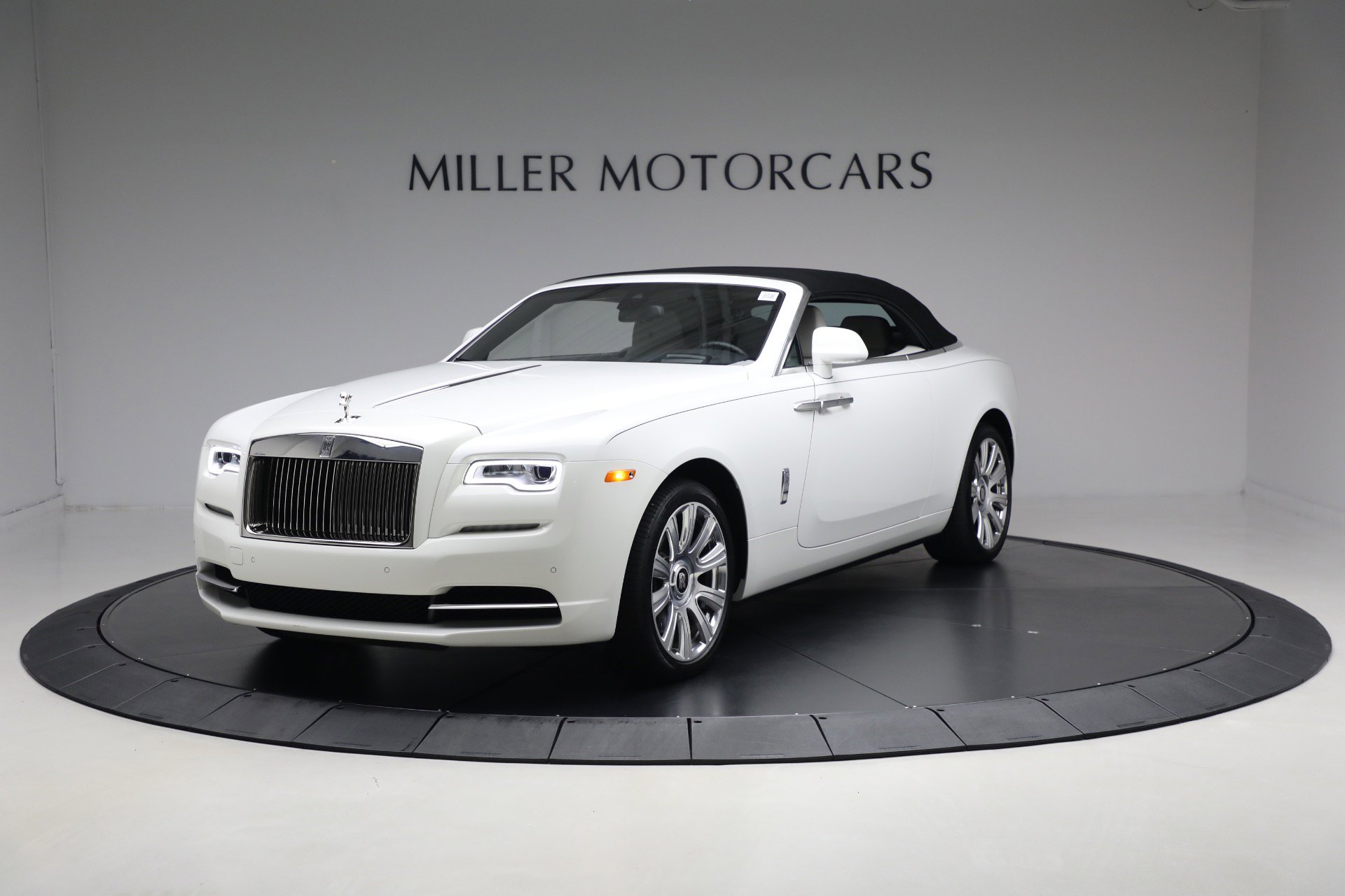 Certified 2018 Rolls-Royce Dawn image 15