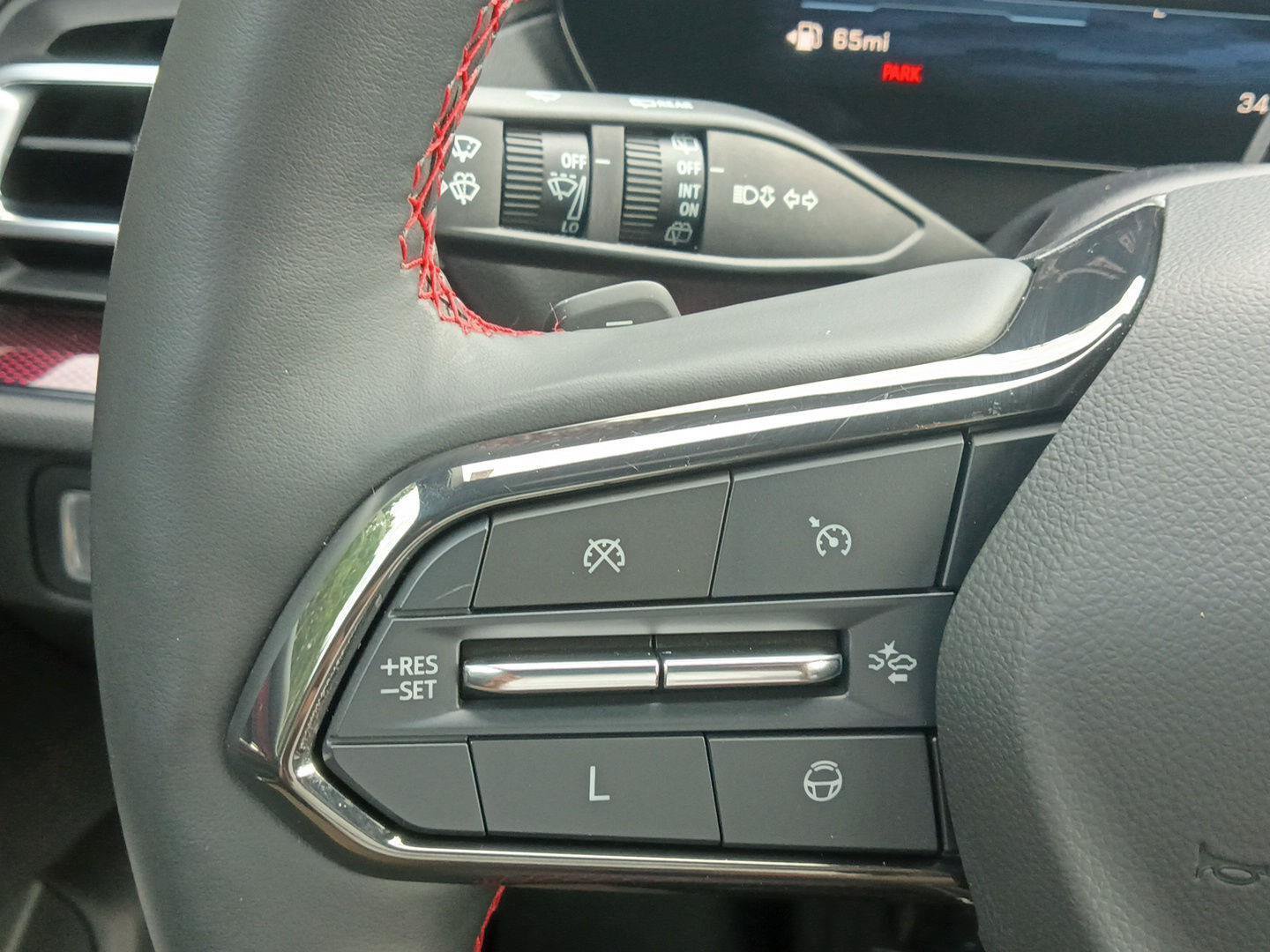 Used 2024 Chevrolet Traverse RS FWD image 71
