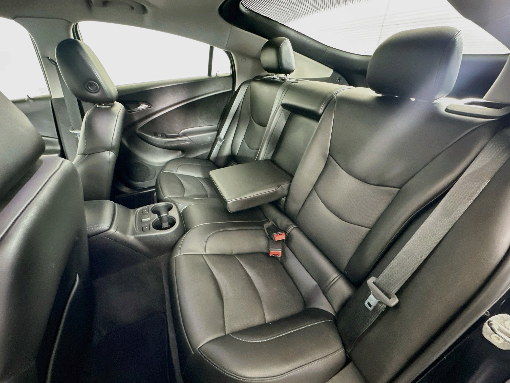 Used 2018 Chevrolet Volt Premier w/ Driver Confidence Package FWD image 27