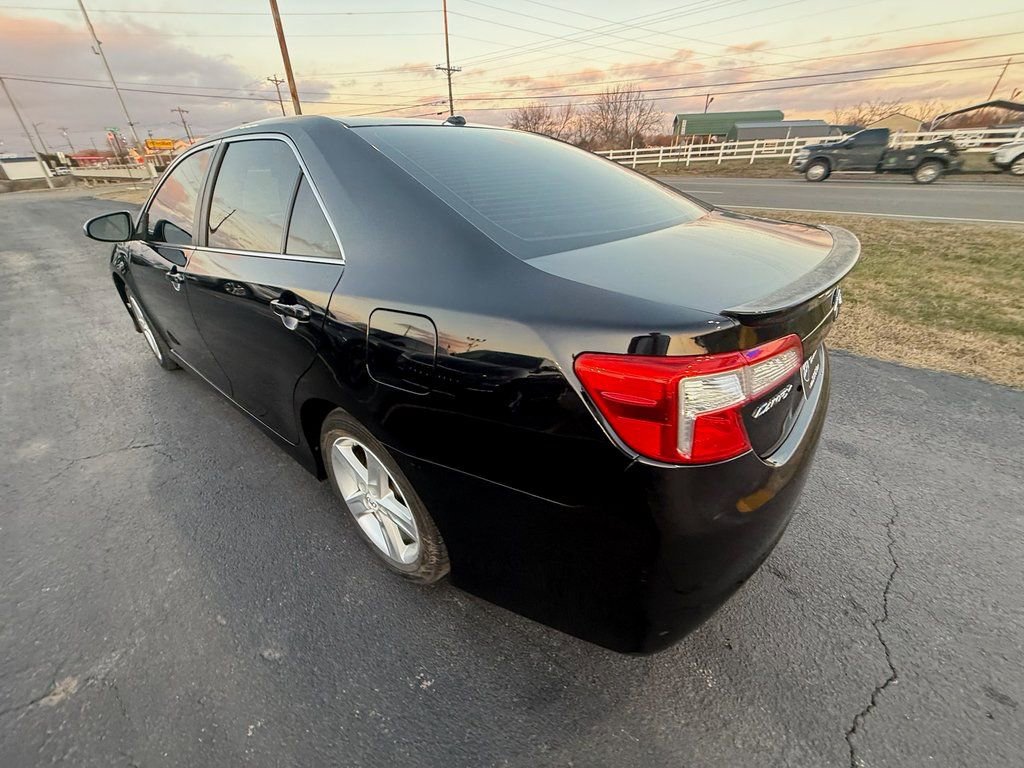 Used 2012 Toyota Camry SE image 5
