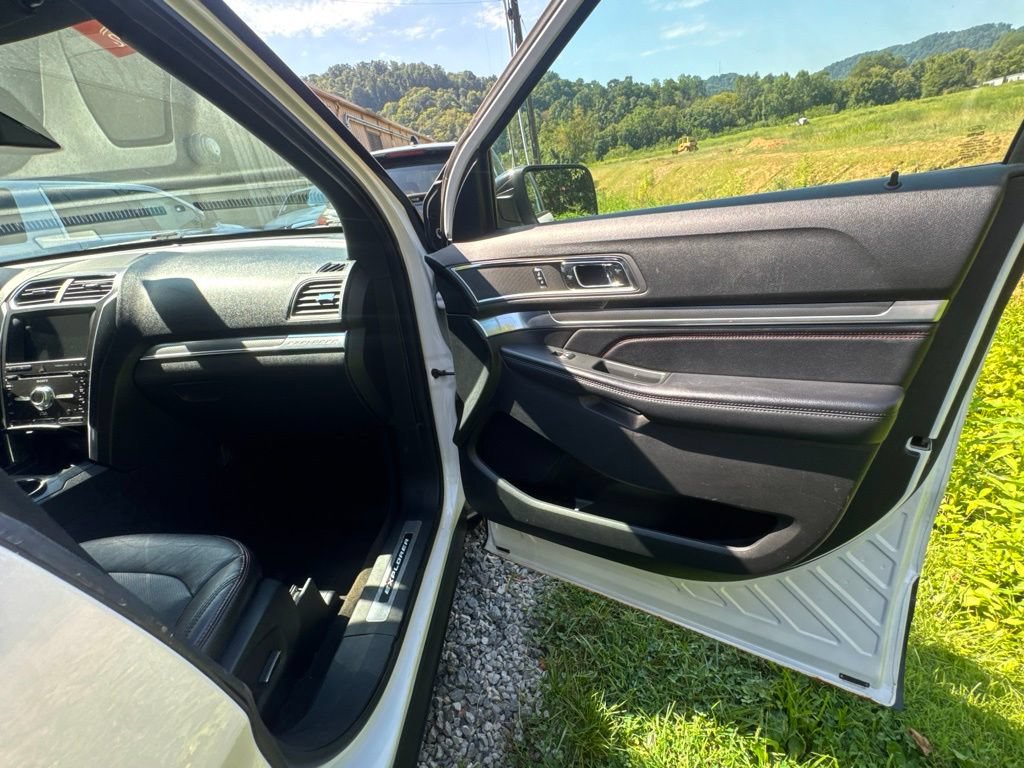 Used 2018 Ford Explorer Sport AWD/4WD image 13