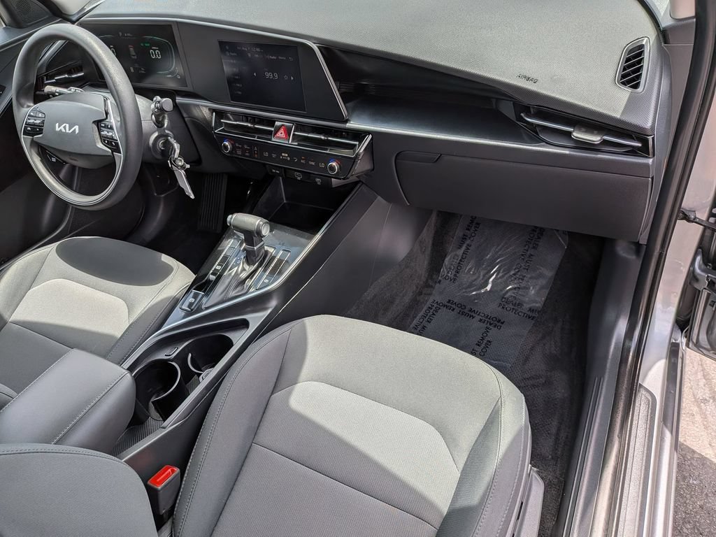 Used 2025 Kia Niro LX FWD image 32