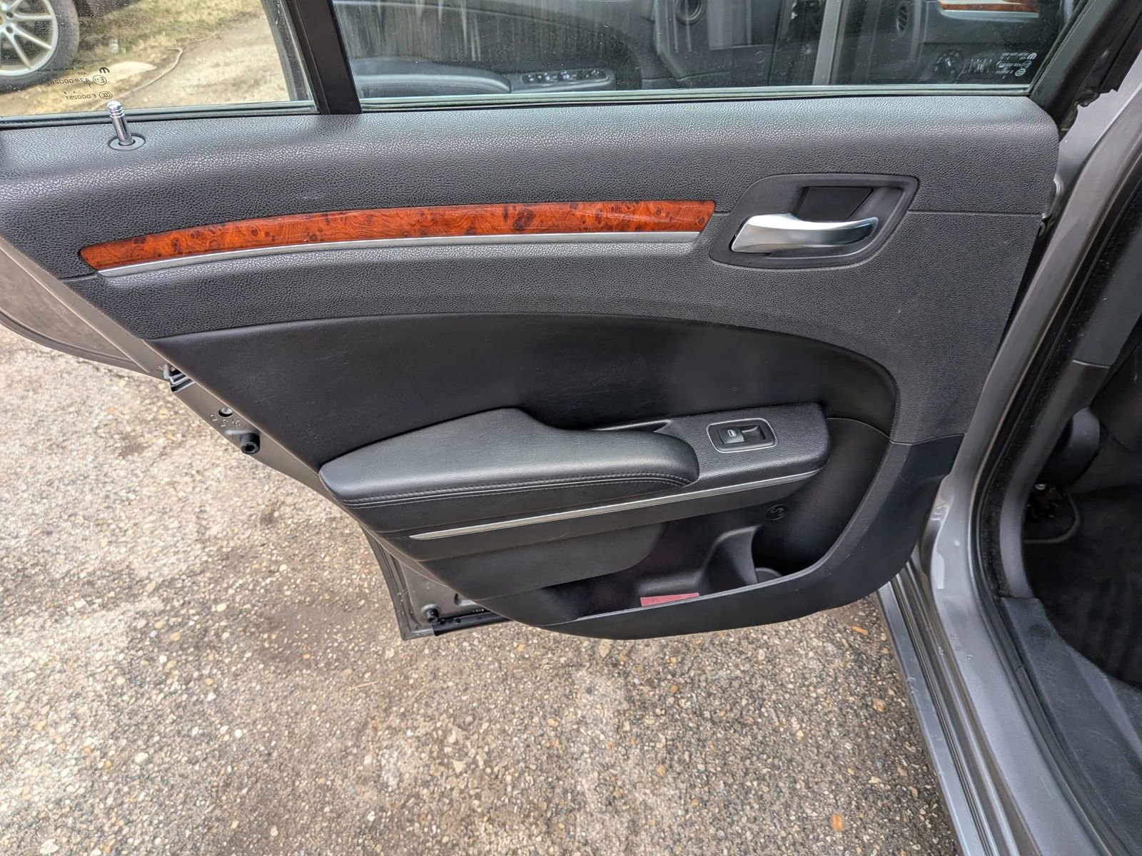 Used 2012 Chrysler 300 Limited RWD image 22