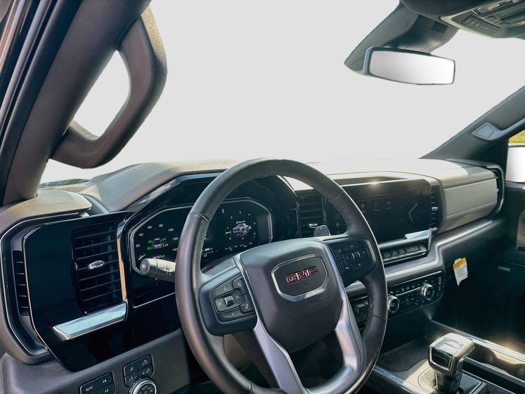 Used 2026 GMC Sierra 1500 SLT AWD/4WD image 12