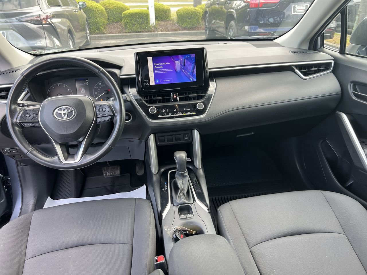 Used 2023 Toyota Corolla Cross LE image 31