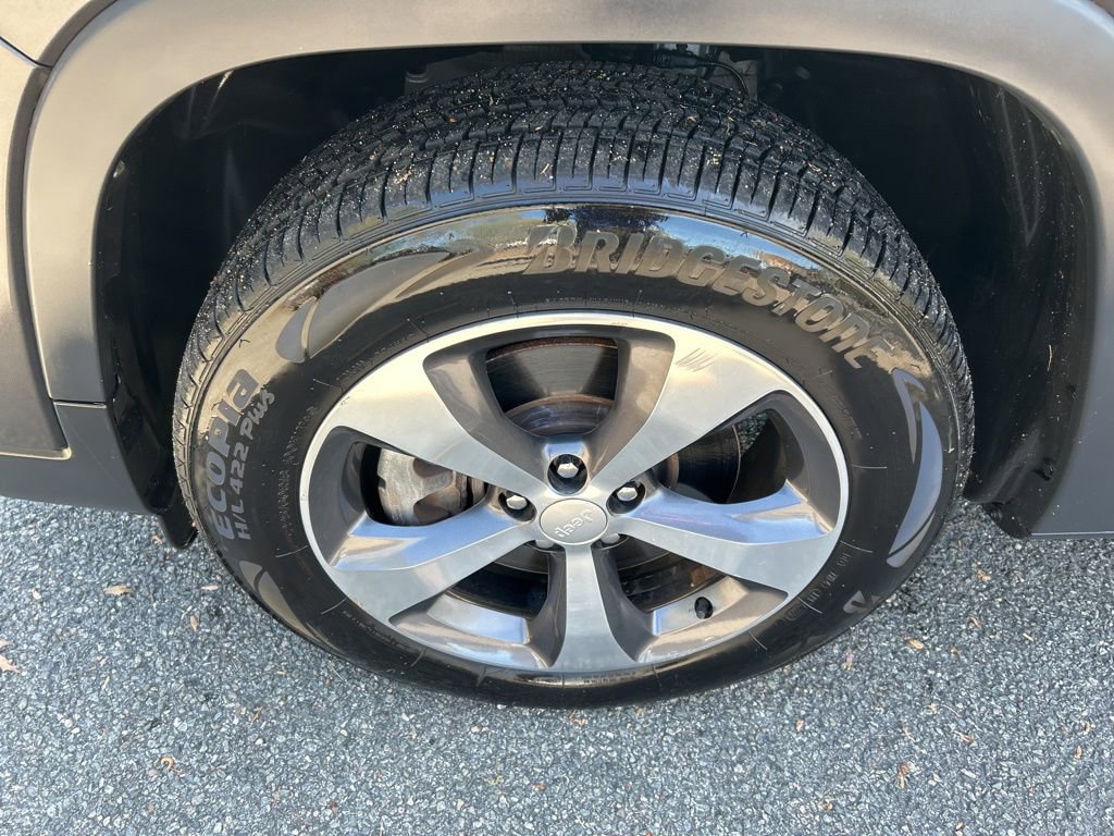 Used 2019 Jeep Cherokee Limited image 11