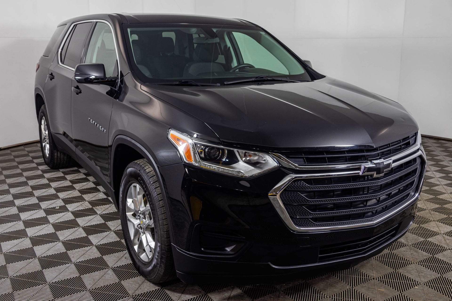 Used 2019 Chevrolet Traverse LS image 9
