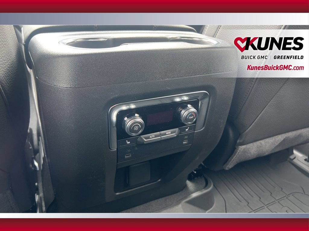 New 2026 GMC Yukon XL Denali w/ Sun & Power Step Package AWD/4WD image 34