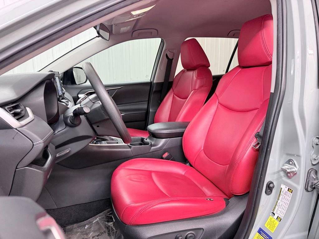 Used 2021 Toyota RAV4 XLE FWD image 13