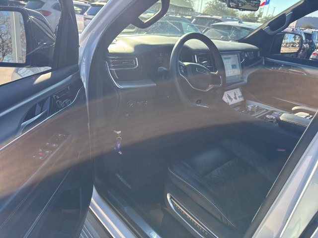 Used 2023 Jeep Grand Wagoneer Series III image 11
